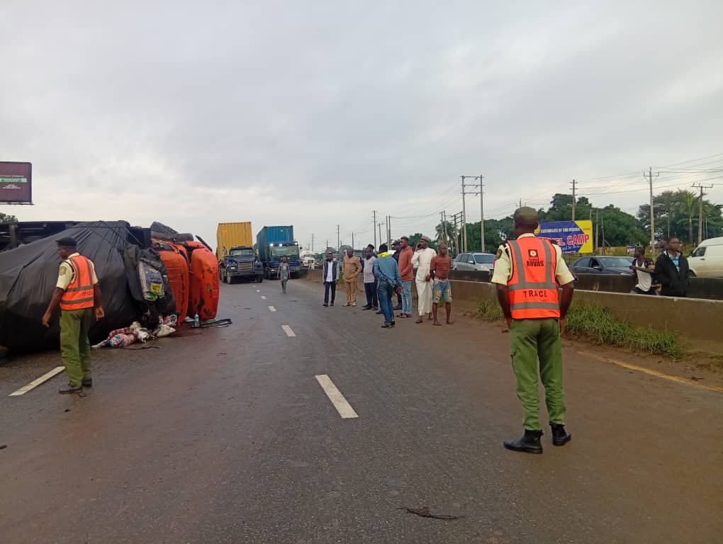 Read more about the article TRAFFIC ALERT!!! Along Lagos – Ibadan Expressway.