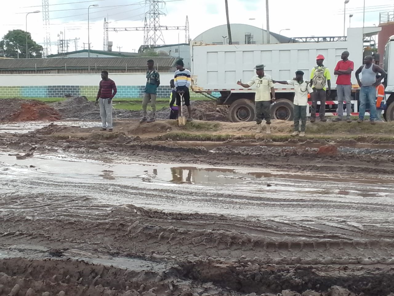 Read more about the article Inspection of the ongoing road construction at Lakatabu near Lafarge Cement Company along Lagos – Abeokuta Expressway.